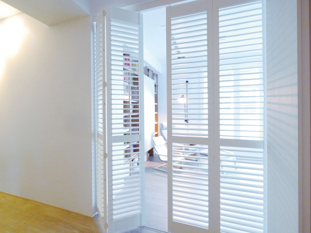 ウッドシャッター 折れ戸仕様