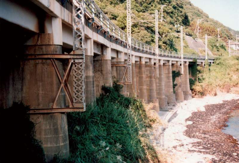 セメンテックスCMSシリーズ <カチオン性SBR系ポリマーセメントモルタル>