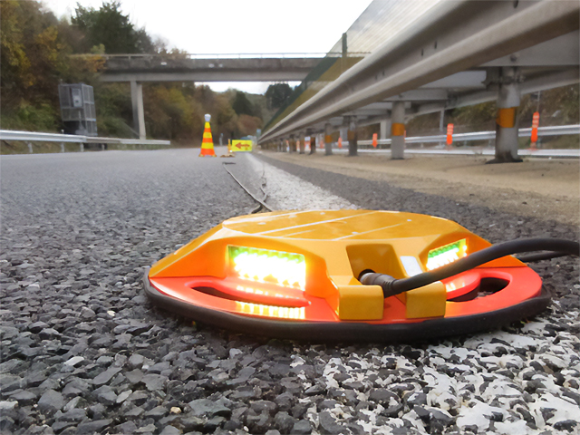 【NETIS登録番号:KT-230040-A】【路面点滅誘導灯】ミチテラ®