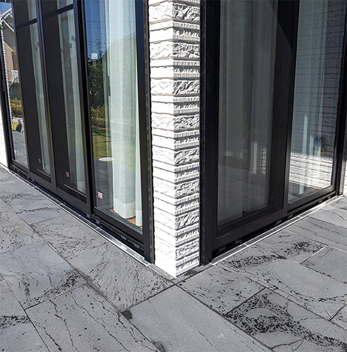 スラブコネクター