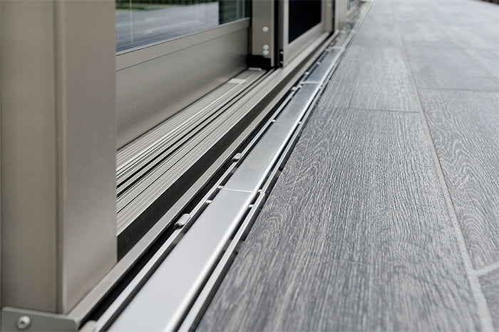 スラブコネクター