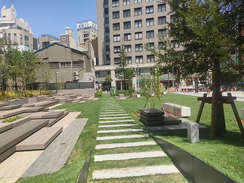 ハイブリッド芝 「プレイマスター」