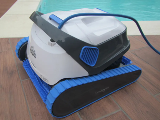 家庭用プール水中清掃ロボット「ドルフィンアクア」