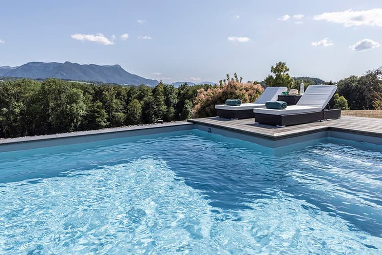 ラグジュアリー マジラインプール ろ過機一体型プール 機械室不要