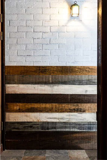 使用例:壁面に張る