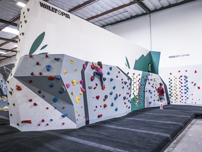 クライミングウォール