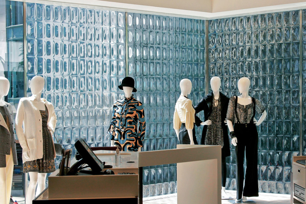 【美しい景観を提供する3Dガラス】