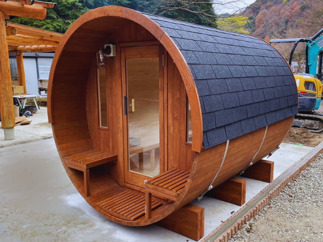 サウナビルダー 道頓堀サウナ】@dotonborisauna x @harvia.jp ビル屋上の開放感