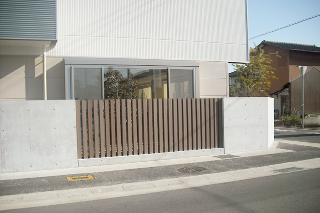 新建材のオリジナル人工木材Eee-Wood