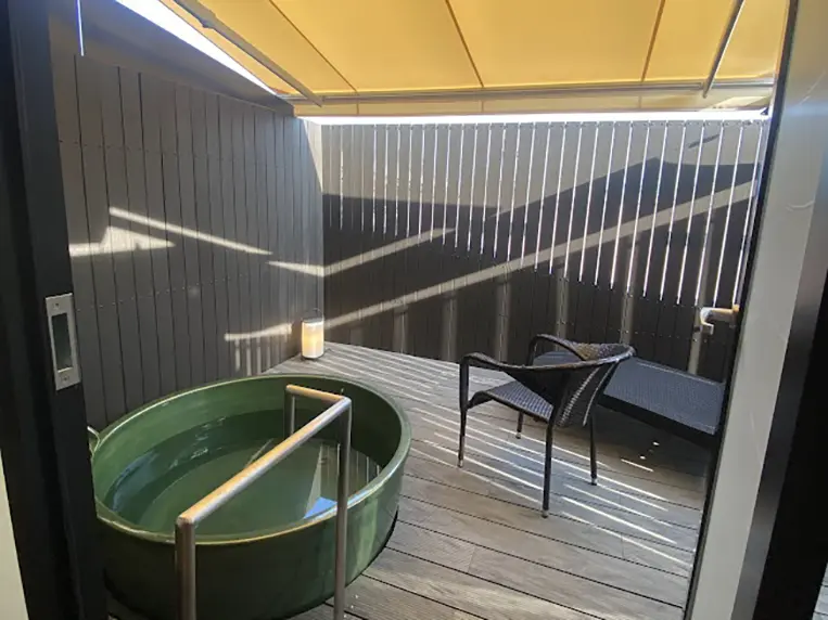 人工木材Eee-Wood モダンブラックカラー