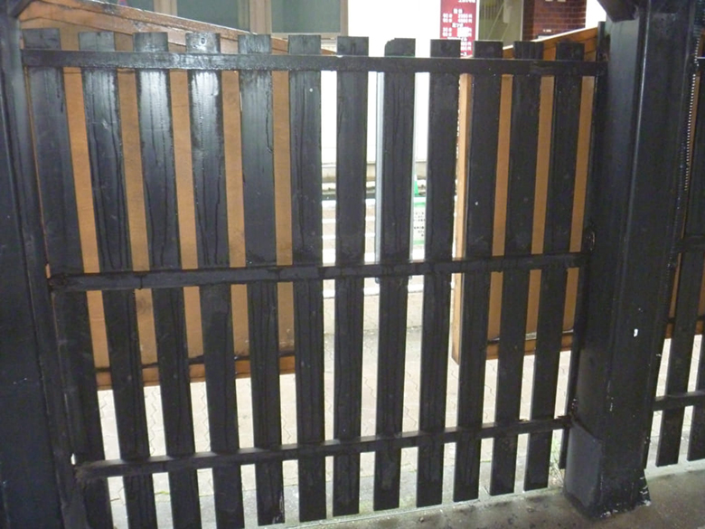 人工木材Eee-Wood モダンブラックカラー