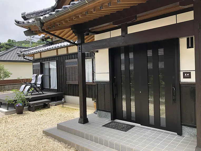 人工木材Eee-Wood モダンブラックカラー