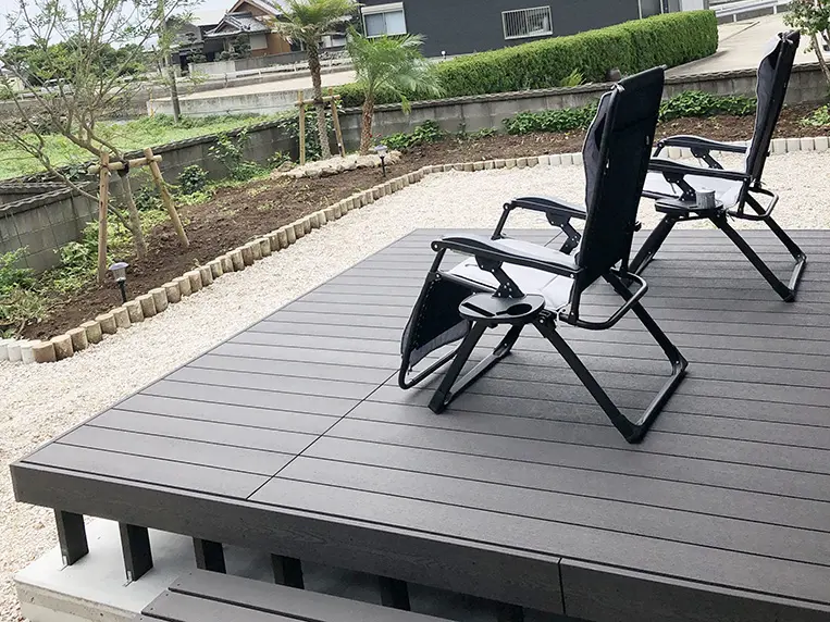 人工木材Eee-Wood モダンブラックカラー