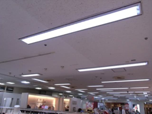ハイブリッド光触媒コーティング 調光型抗菌LEDランプ/桜総業株式会社
