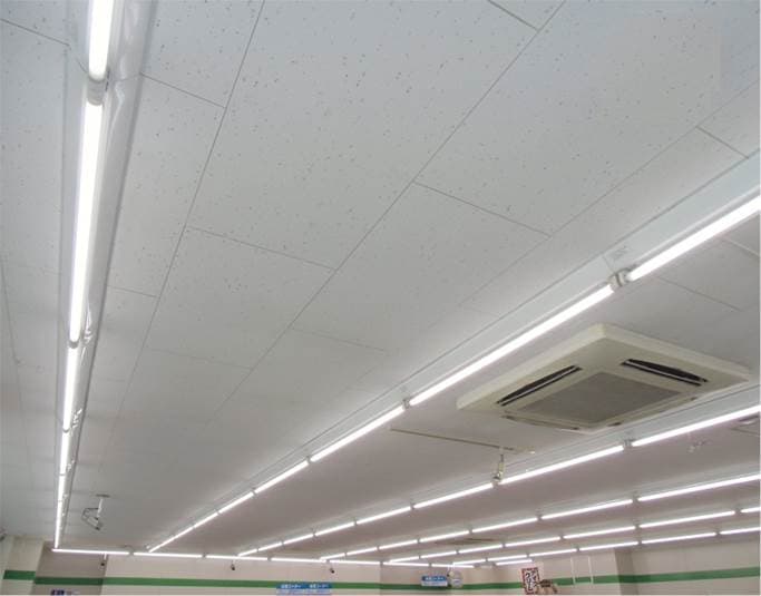 ハイブリッド光触媒コーティング 調光型抗菌LEDランプ/桜総業株式会社