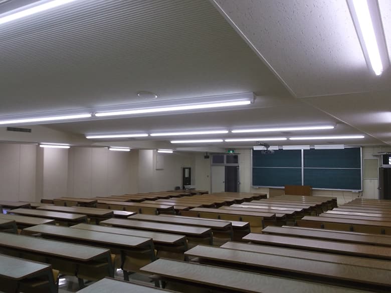 ハイブリッド光触媒コーティング 調光型抗菌LEDランプ/桜総業株式会社