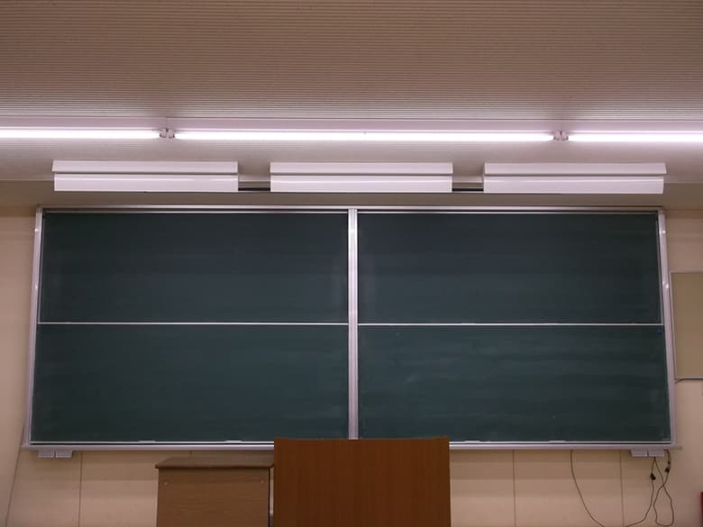 ハイブリッド光触媒コーティング 調光型抗菌LEDランプ