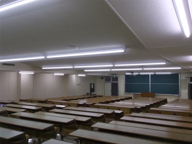 4段階の調光機能付き直管LED照明 ～SKRNシリーズ