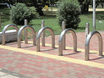 【スチール・ステンレス製】車止め(メドーマルク)