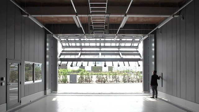 内部側からの閉動作