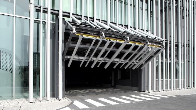 外部側からの開動作