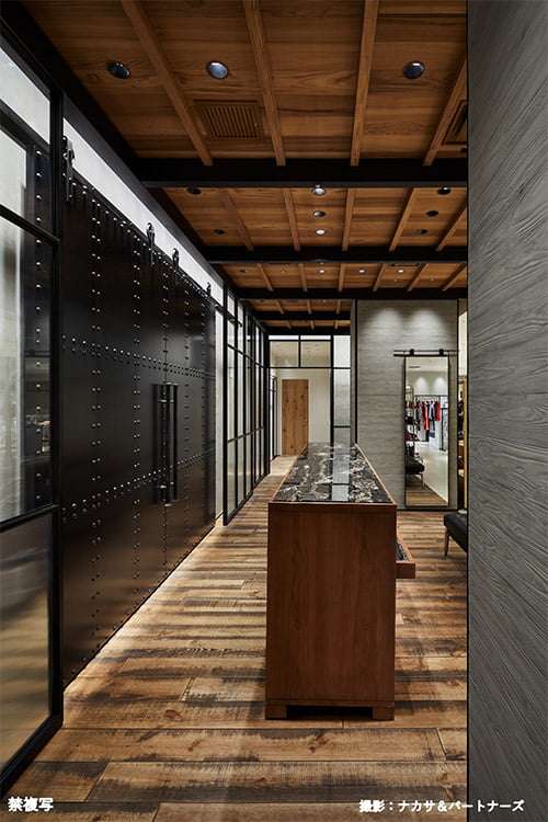 コンクリートアートシリーズ【杉板浮造り調デザイン・パネル工法】