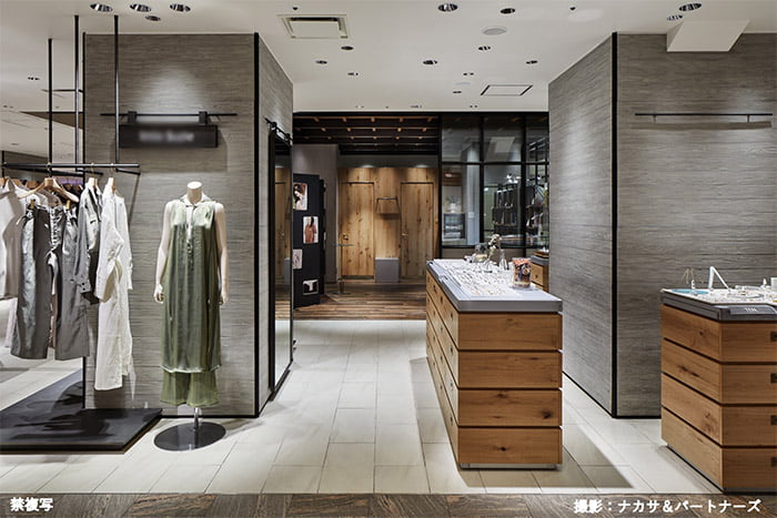 コンクリートアートシリーズ【杉板浮造り調デザイン・パネル工法】