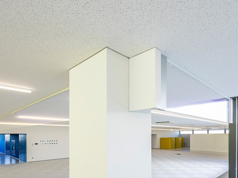 防煙たれ壁『ダンスモークN パネルタイプ』/ 三和シヤッター工業株式会社