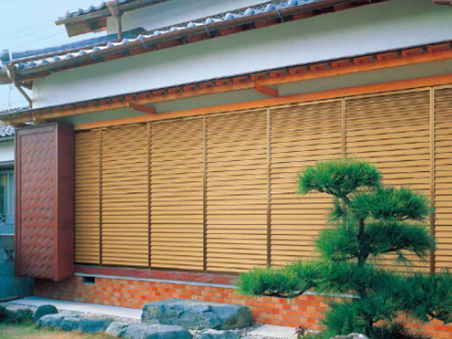 三和の住宅用商品「雨戸」