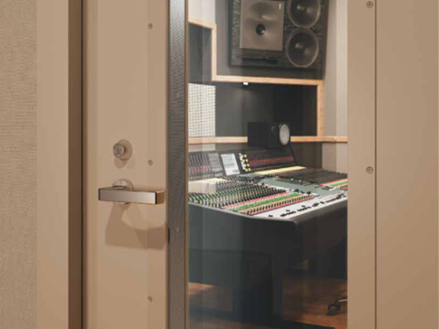 三和の防音ドア「防音ガード」