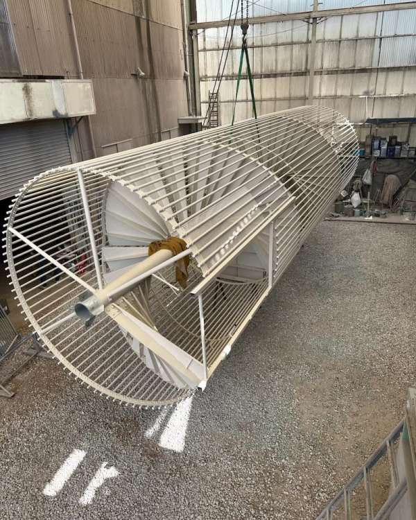 内側ステップ付避難用すべり台 / 山陽建工株式会社