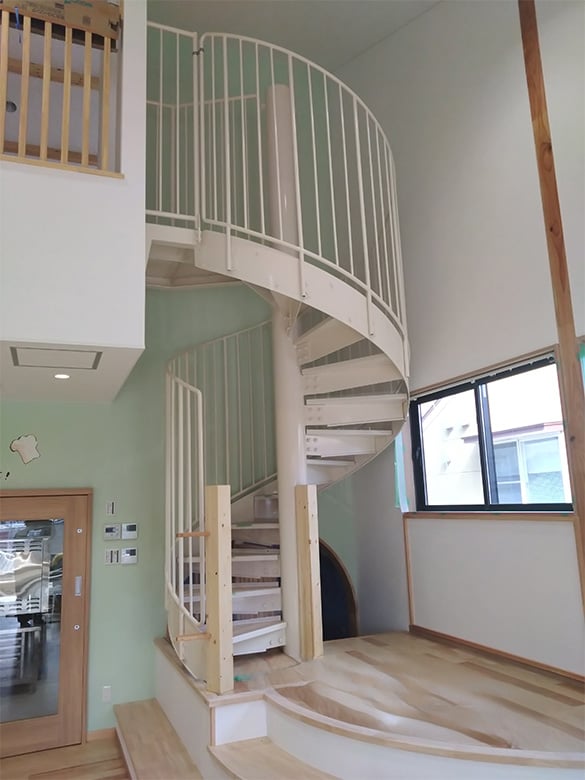 屋内螺旋(らせん)階段 ARH型/山陽建工株式会社