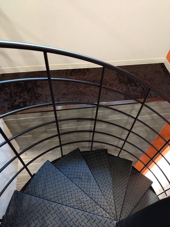 屋内螺旋(らせん)階段 ARH型/山陽建工株式会社