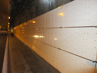 トンネル内装材