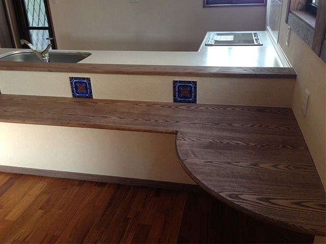 別注カウンター、窓枠、ドア枠