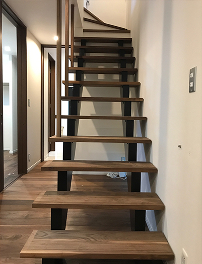 別注  オープン階段板