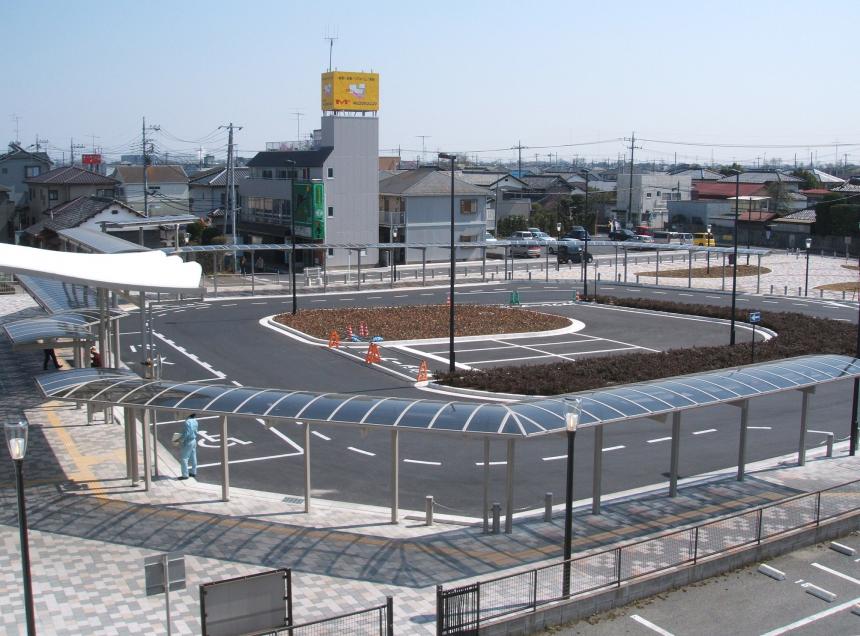 シェルタールーフ【駅前広場】