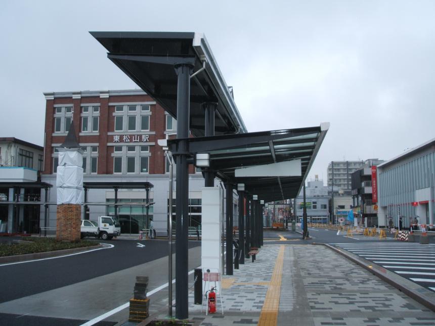 シェルタールーフ【駅前広場】