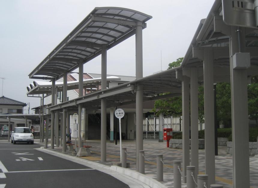 シェルタールーフ【駅前広場】