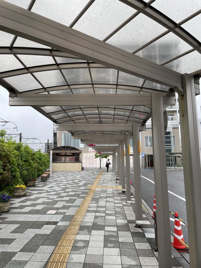 シェルタールーフ【駅前広場】