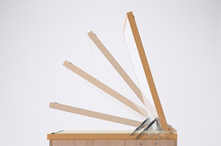 ガスダンパー仕様で自動車のハッチバックの様な開閉操作感。