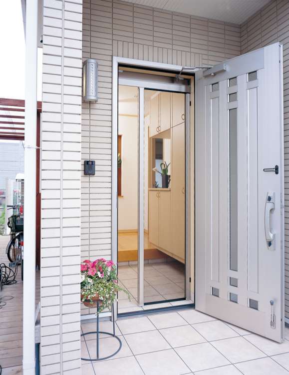 ドア用横引きロール網戸 【ロールフリーⅢ】