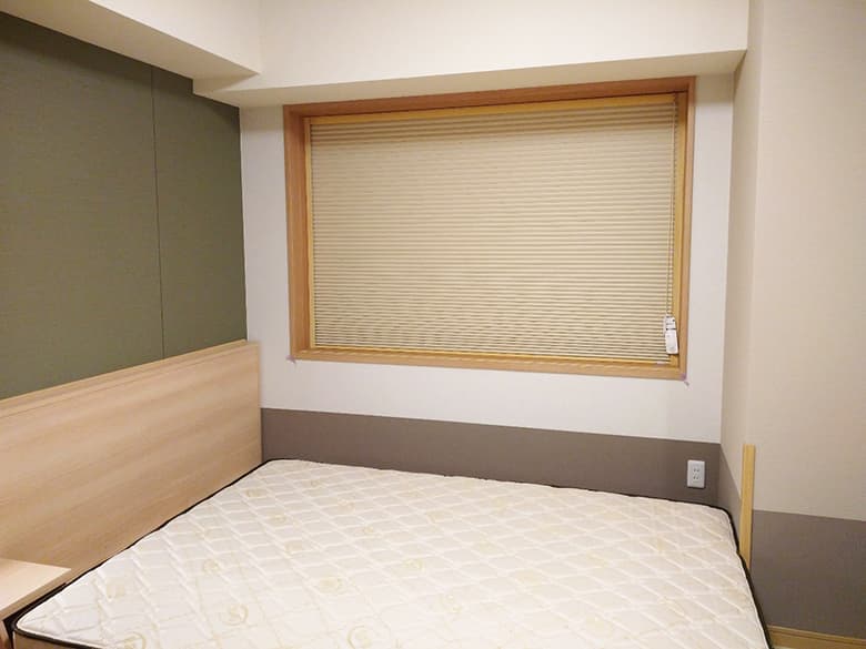 ハニカム・サーモスクリーン ライト 防炎遮光タイプ/セイキ販売株式会社