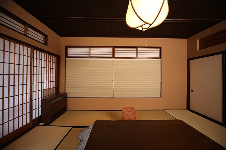 ハニカム・サーモスクリーン ライト 防炎遮光タイプ/セイキ販売株式会社