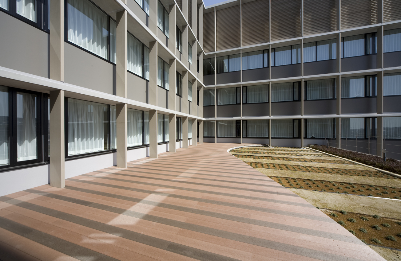 ハイブリッド建材【合成木材】