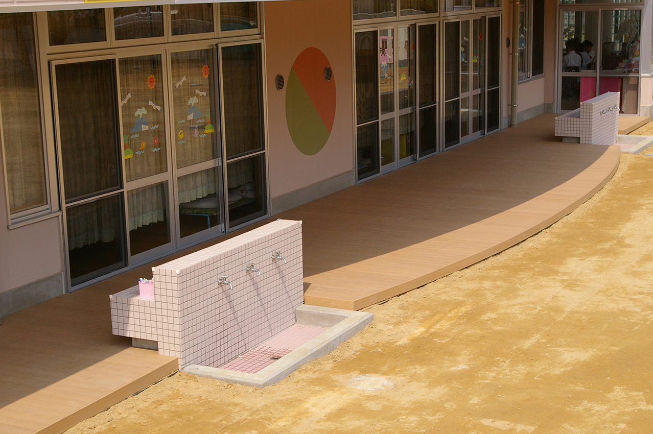 ハイブリッド建材【合成木材】