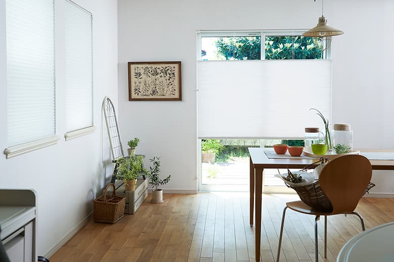 手軽に窓の断熱【ハニカムスクリーンライト】