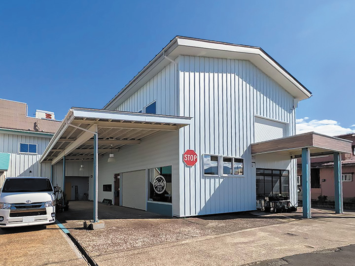 鋼板製外壁材【タテヒラウォール300】 | 株式会社セキノ興産