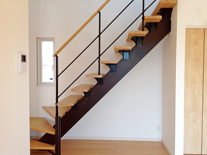 一本桁デザイン階段 ONE BEAM[ワンビーム]