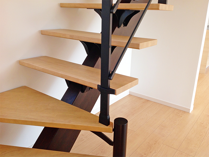 一本桁デザイン階段 ONE BEAM[ワンビーム]